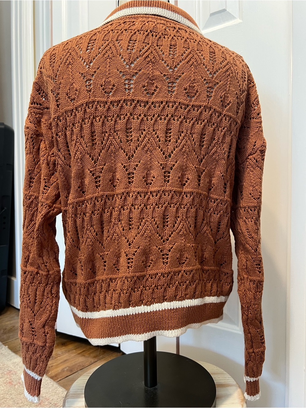Universal Thread Rust Open-Knit V-Neck Sweater with White Trim - Picture 2 of 3